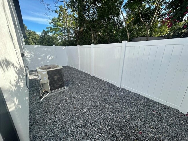 Building Photo - 424 E Jessup Ave