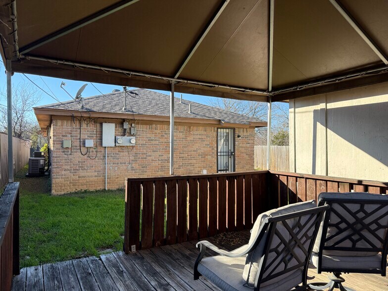 Building Photo - 2934 Chestnut Ave