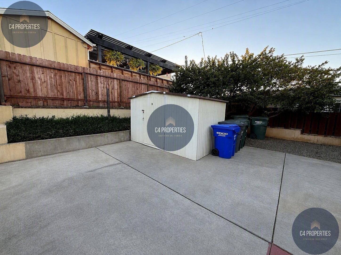 Building Photo - 315 Lado De Loma Dr