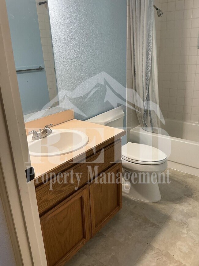 Building Photo - SILVERDALE - 4BED 3 BATH HOME HEART OF SILVERDALE