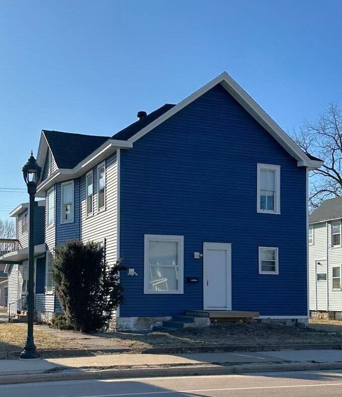 Building Photo - 1521 George St