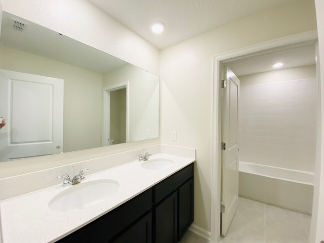 Building Photo - Kissimmee Awesome House for Rent