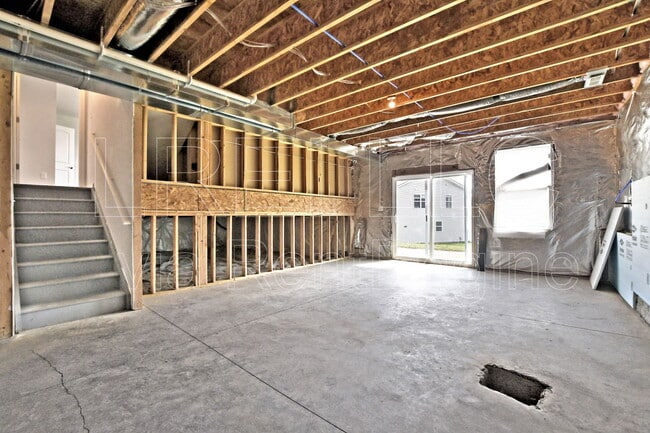Building Photo - 9211 Tamarack Grove Ln