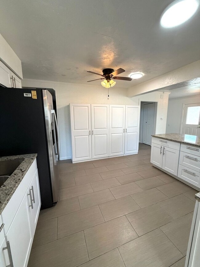 Building Photo - 1431 Johnston Ave