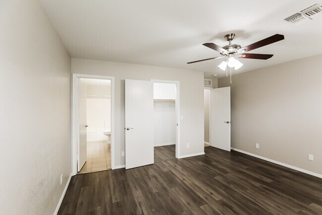 Building Photo - 15589 W Port Au Prince Ln