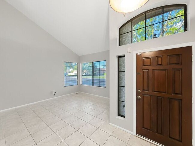 Building Photo - Location! Location! Beautiful 4 Bedroom/ 3 Bath Home! Ray/Kyrene