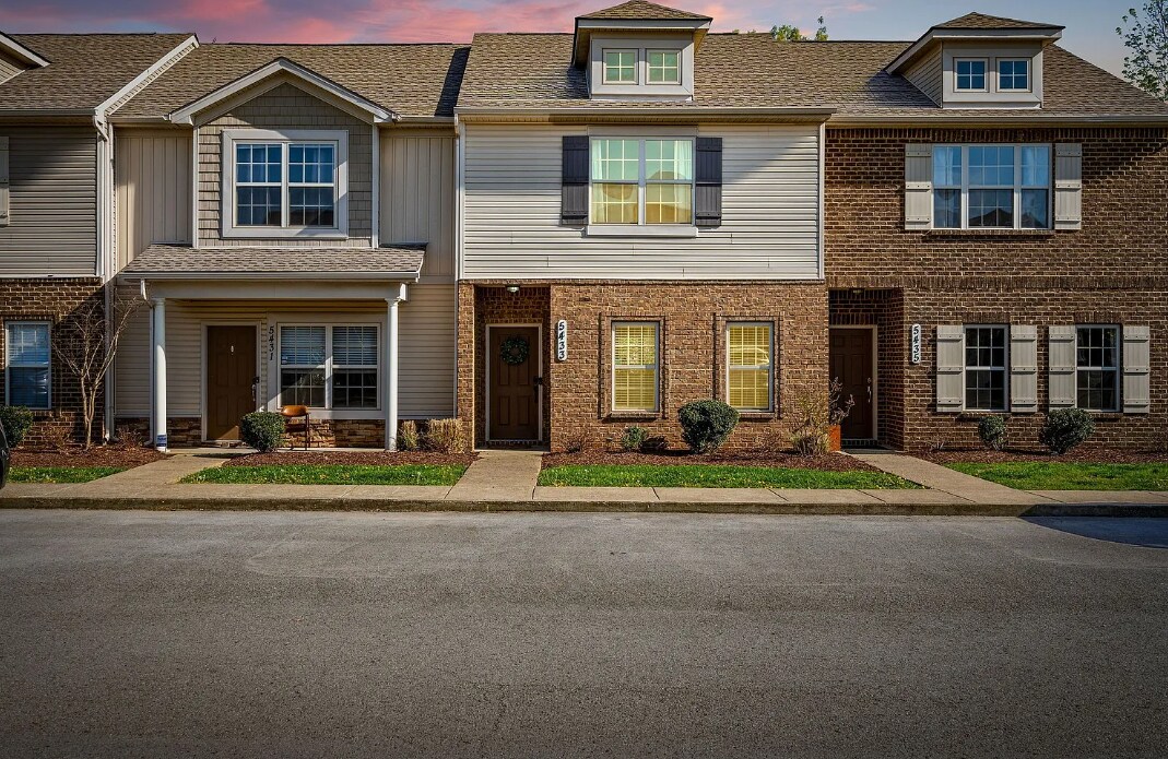 Building Photo - 5433 Perlou Ln