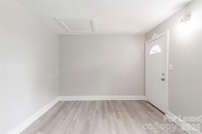 Building Photo - 2517 Hemphill St