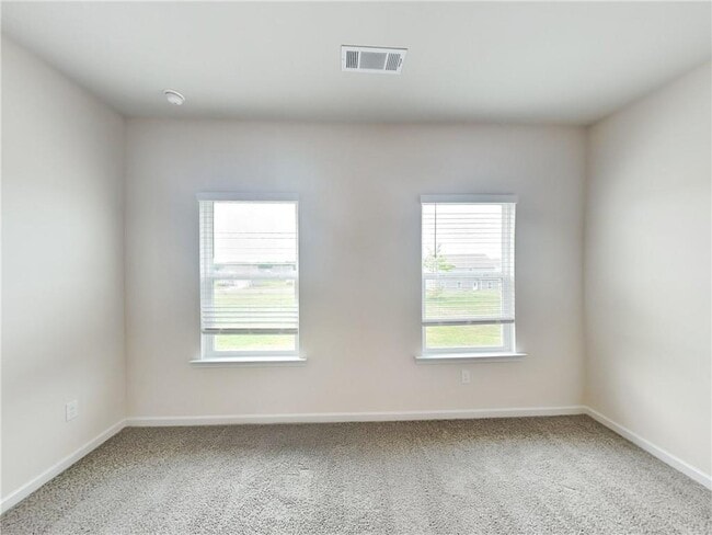 Building Photo - 905 Hesston Dr