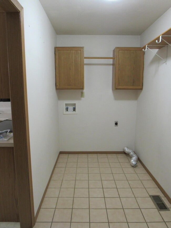 Building Photo - 469 Haymes Ct