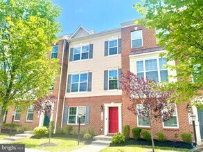 Building Photo - 7120 Beaumont Place