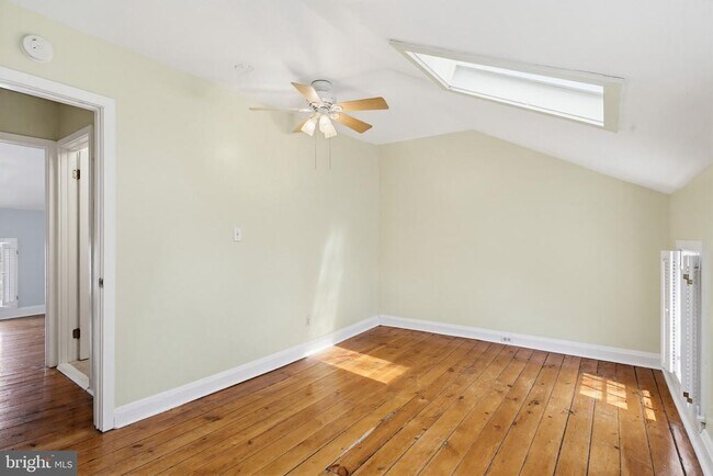 Building Photo - 947 Oella Ave