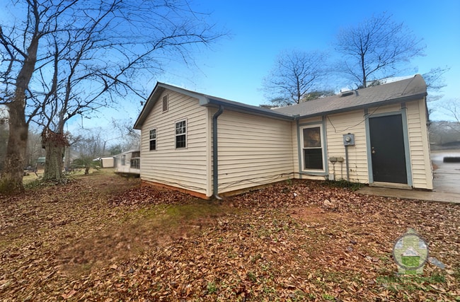 Building Photo - 103 Parkston Ave