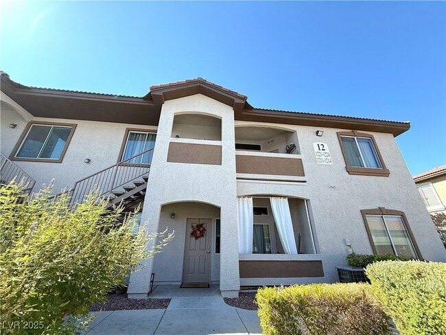 Building Photo - 2305 W Horizon Ridge Pkwy