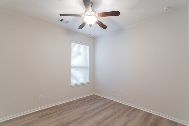 Building Photo - 7 Deer River Cir
