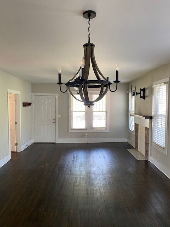 Building Photo - Cargo District home located within walking distance of Downtown Wilmington