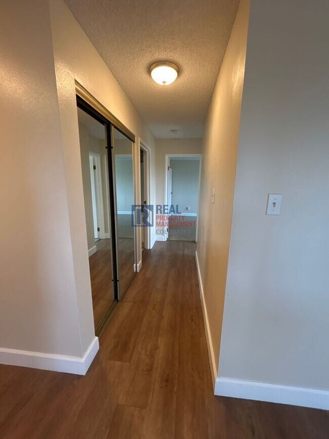 Building Photo - 13890 E Marina Dr
