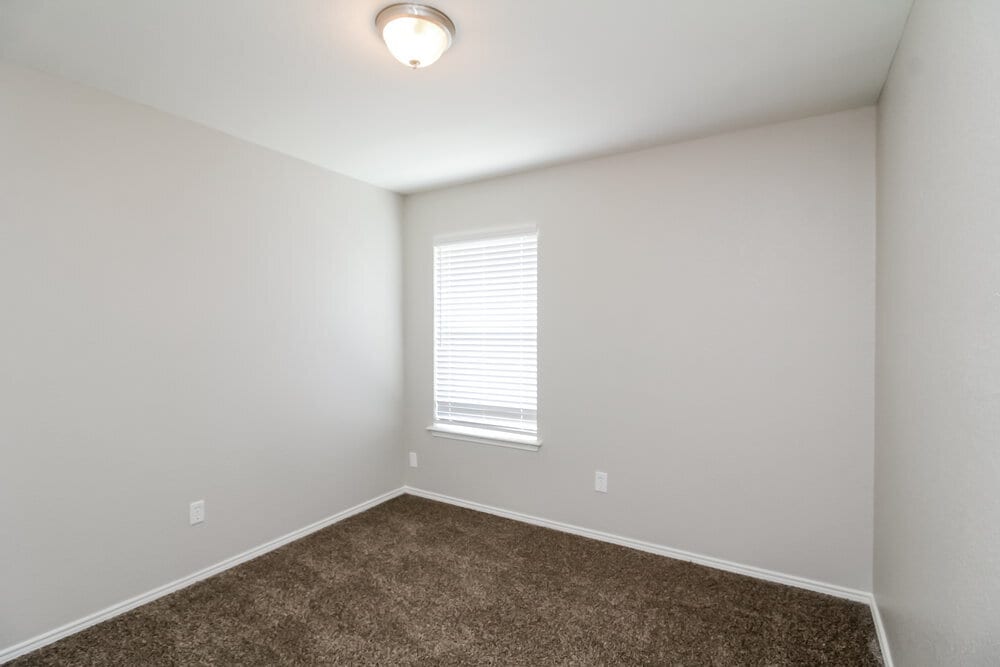 Building Photo - 900 Springfield Dr