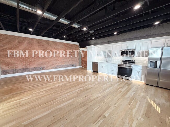 Building Photo - Ennis &amp; Dallas (Lofts) / 3SM Group - NF
