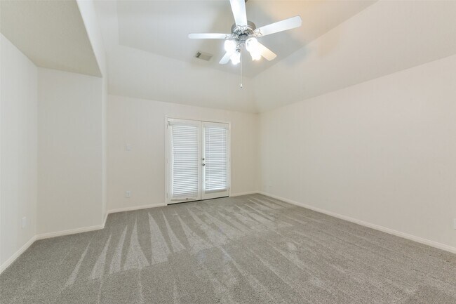 Building Photo - 18111 Blues Point Dr