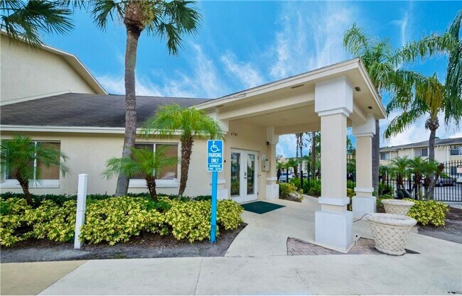 Building Photo - 2/2 Condo in Millenium Palms