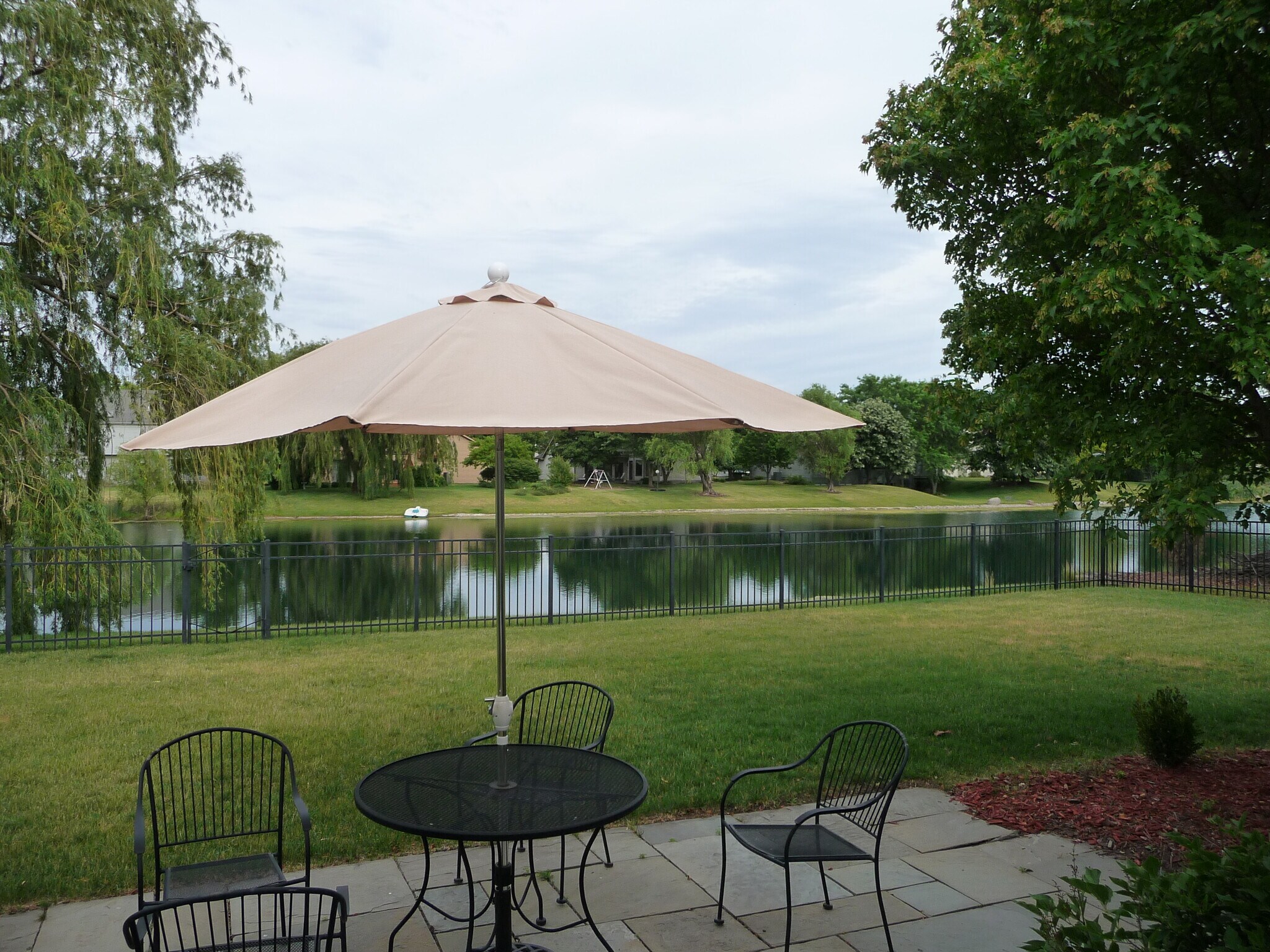 Building Photo - 2704 Cherry Hills Dr