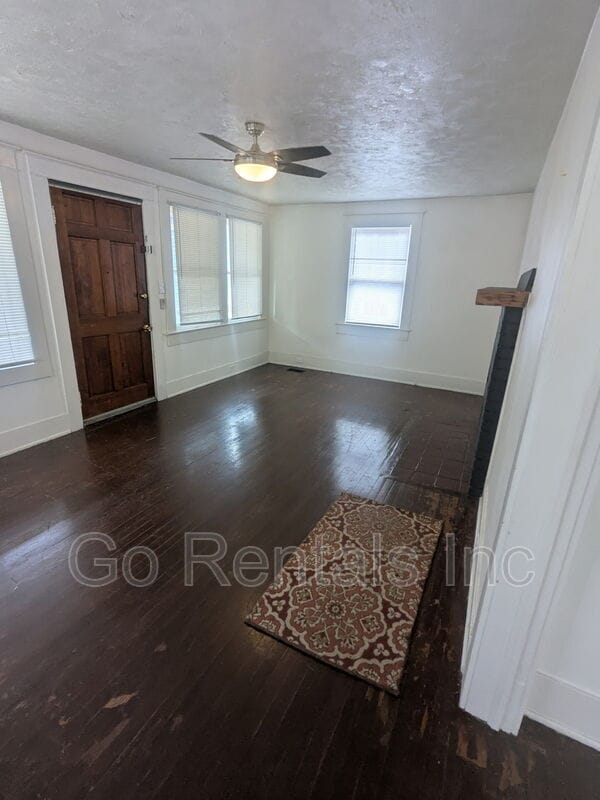 Building Photo - 816 Goldwire St SW