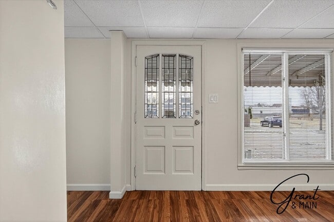 Building Photo - 3 bedroom 2 bath