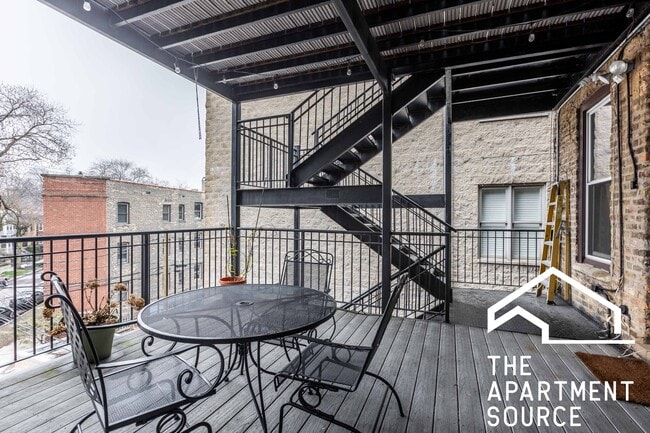 Building Photo - 2465 N Lincoln Ave