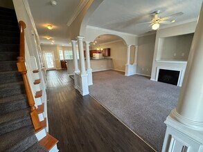 Building Photo - Amazing Deal! Great Location! 3 Bedroom 2....