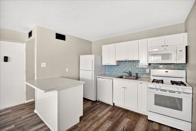 Building Photo - Morganford Motherrrr