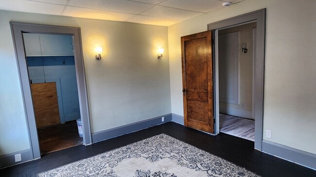 Building Photo - Large 4-5 Bedroom on Historic Main Street in Salamanca NY! Available Now!