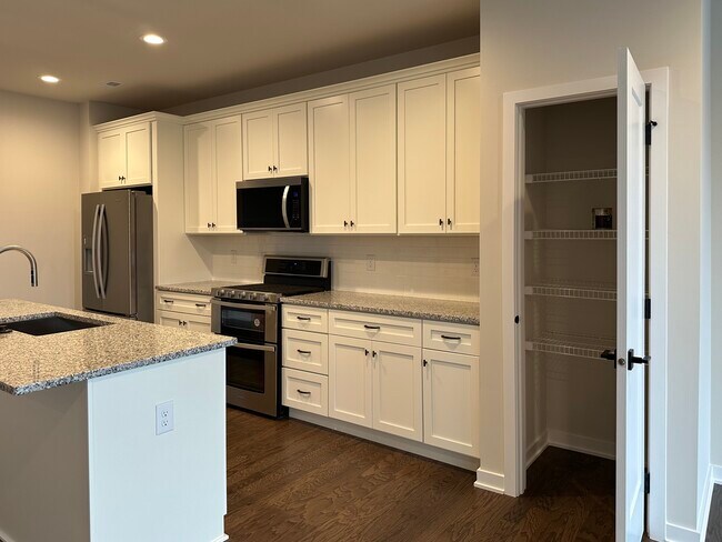 Building Photo - 182 Mahogany Ln