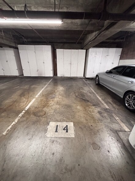 Building Photo - 1255 N HARPER Ave