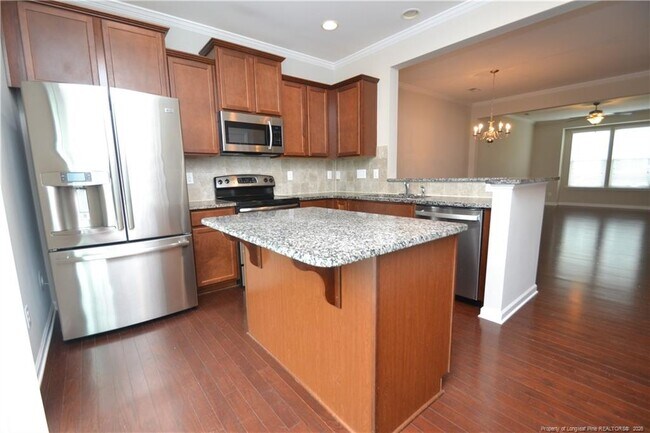 Building Photo - 327 Dove Cottage Ln