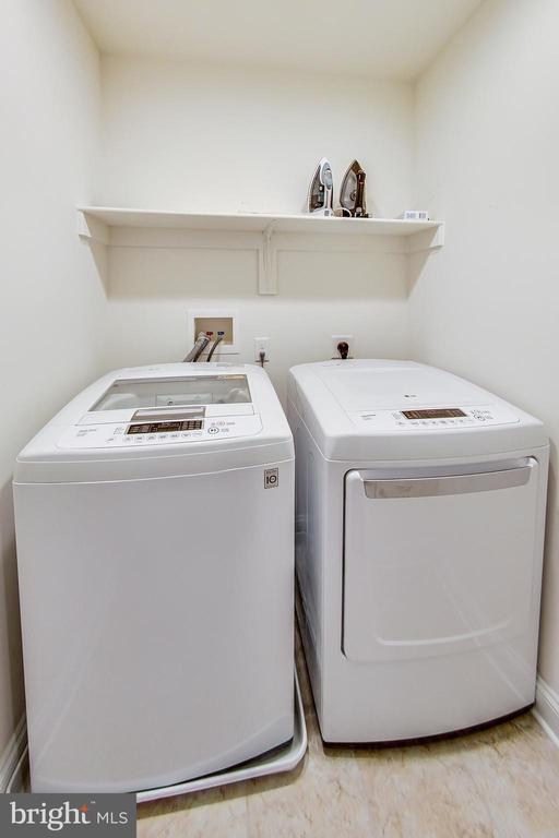 Building Photo - 10821 Symphony Park Dr