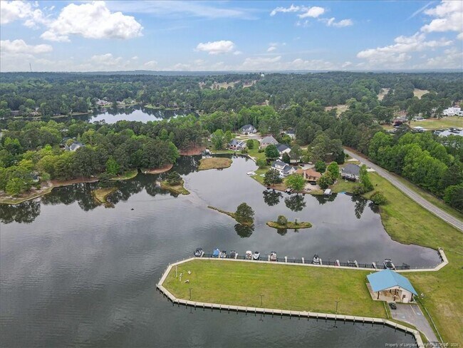 Building Photo - 275 Maplewood Dr