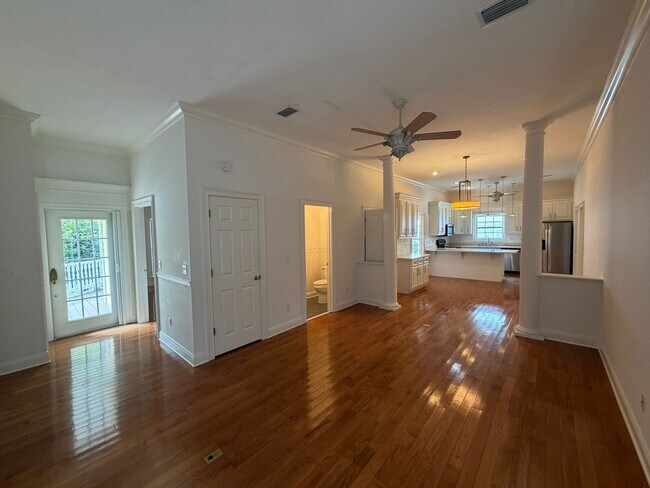 Building Photo - 105 Serenity Ln