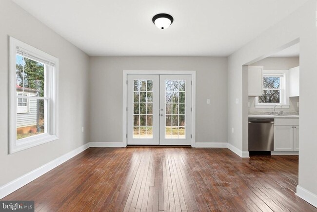 Building Photo - 520 S Kent St