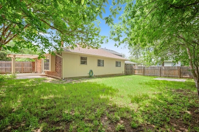 Building Photo - 1212 Dunstan Dr