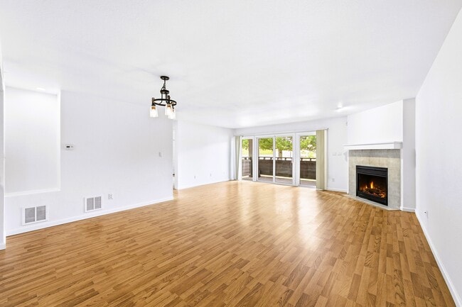 Building Photo - 23712 Pondview Pl