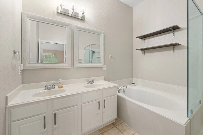 Building Photo - 3205 Chesington Dr