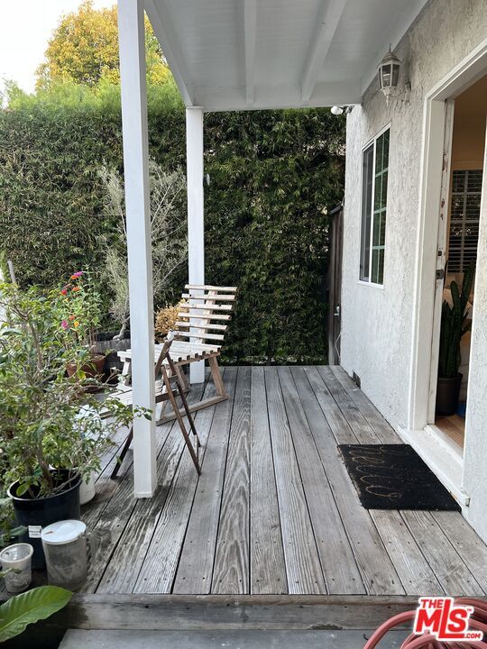 Building Photo - 252 Hampton Dr