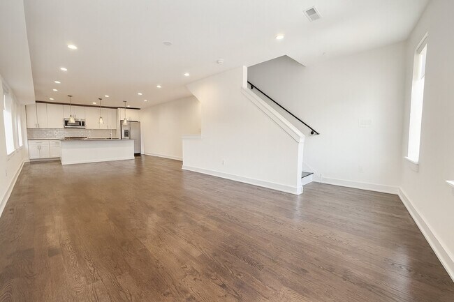 Building Photo - 1022 S 2nd St