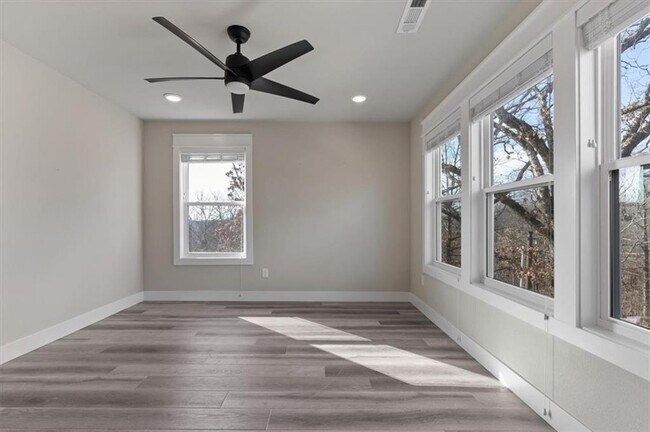 Building Photo - 3 Pickering Dr