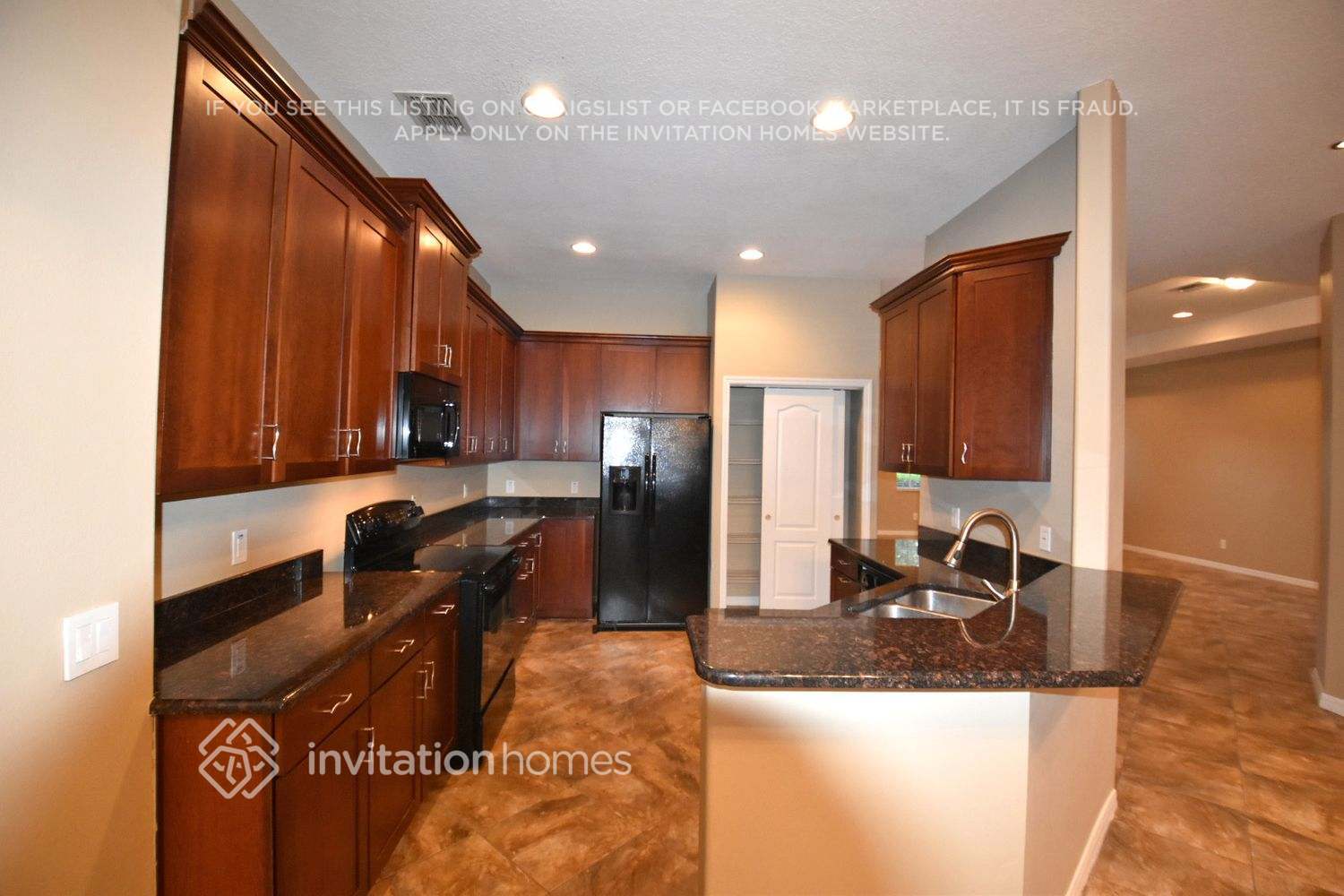 Building Photo - 20018 Oakflower Ave