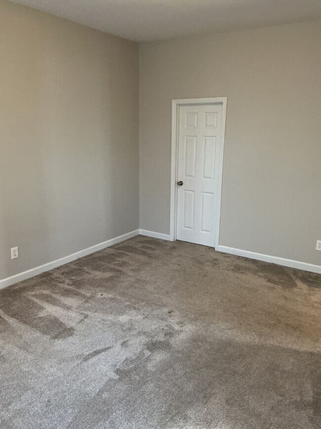 Building Photo - Bright & Updated 2BR with Hardwood Floors + In-Unit Laundry | Shaw / Botanical Area