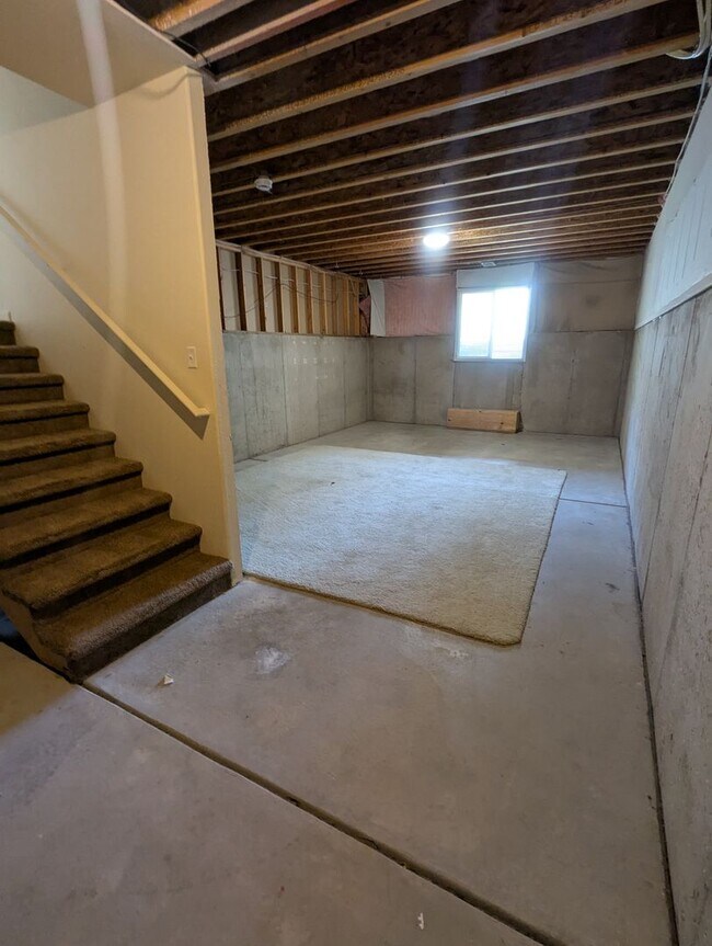 Building Photo - AWESOME 3-BDRM, 3-BATH, 4-LEVEL HOME AVAILABLE FOR IMMEDIATE OCCUPANCY IN GRAPEVINE - EVANS!
