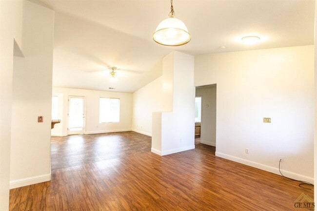 Building Photo - Charming 4 Bedroom Home in Southwest!