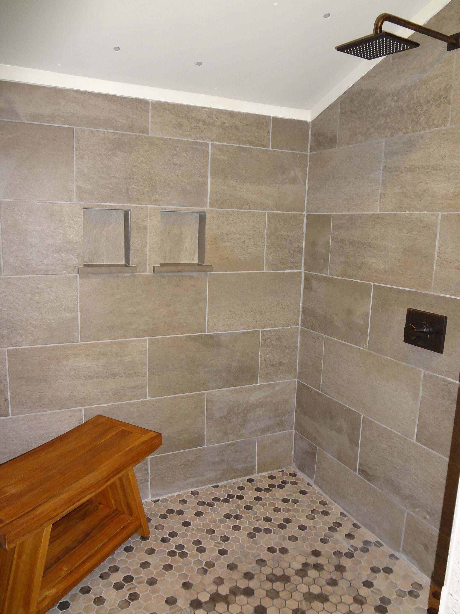 Giant Shower - 711 E 3rd St